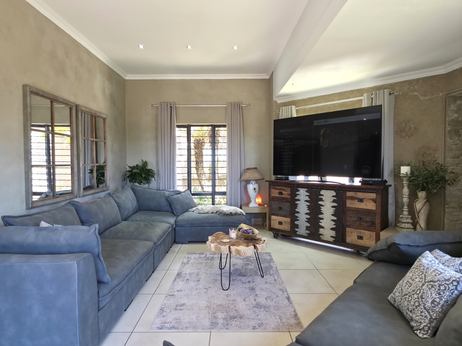 5 Bedroom Property for Sale in Wavecrest Eastern Cape